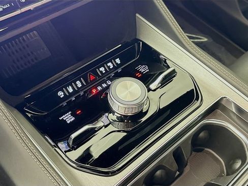 New 2026 Jeep Grand Wagoneer Limited AWD/4WD image 17
