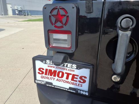 Used 2013 Jeep Wrangler Freedom Edition image 24