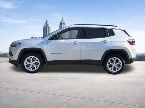 Used 2024 Jeep Compass Latitude AWD/4WD image 22