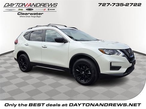Used 2018 Nissan Rogue SV image 1
