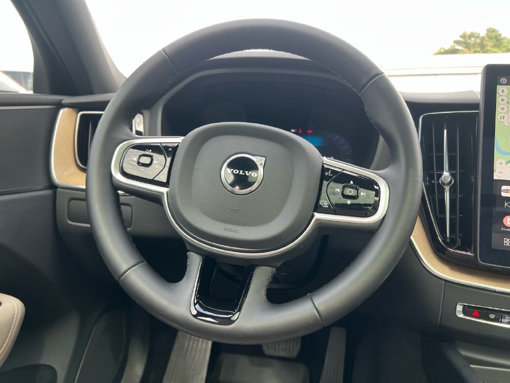 Certified 2026 Volvo XC60 B5 Plus AWD/4WD image 25