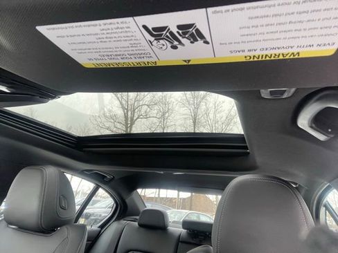 Used 2023 BMW 330i xDrive Sedan w/ Premium Package image 23