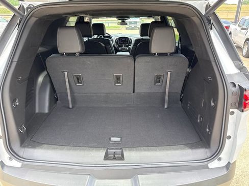 Used 2023 Chevrolet Traverse LT w/ LPO, Floor Liner Package AWD/4WD image 10
