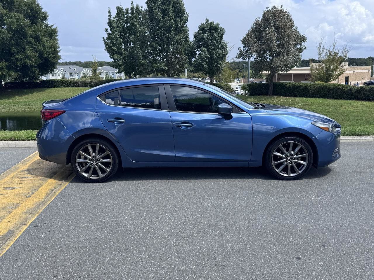 Used 2018 MAZDA MAZDA3 Touring FWD image 30