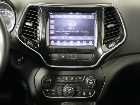 Used 2019 Jeep Cherokee Limited AWD/4WD image 29