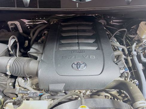 Certified 2018 Toyota Tundra Limited w/ Limited Premium Package AWD/4WD image 27