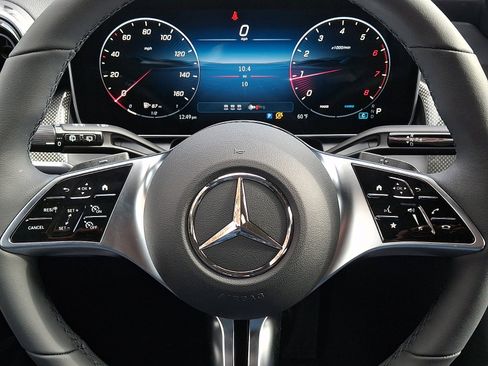 Used 2026 Mercedes-Benz GLC 300 4MATIC image 13