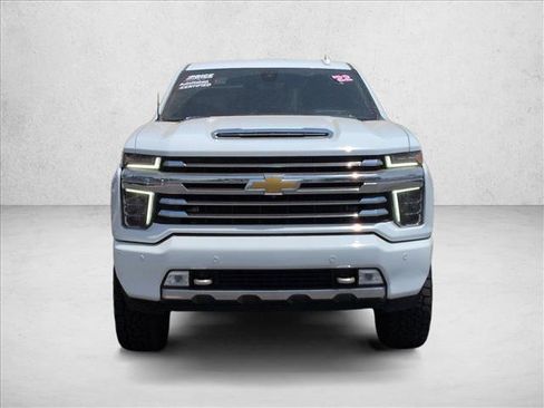 Used 2022 Chevrolet Silverado 2500 High Country w/ Z71 Off-Road Package AWD/4WD image 3