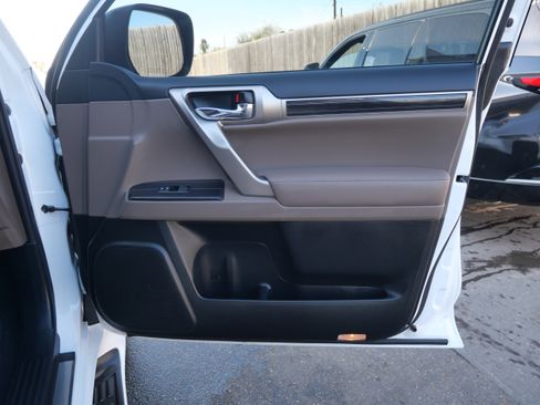 Certified 2021 Lexus GX 460 Luxury w/ Sport Design Package image 16