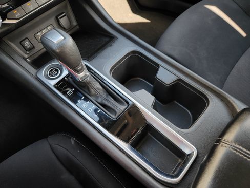 Used 2025 Nissan Sentra SV FWD image 21