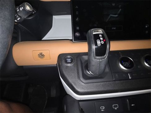 Used 2023 Land Rover Defender 110 X-Dynamic SE image 20