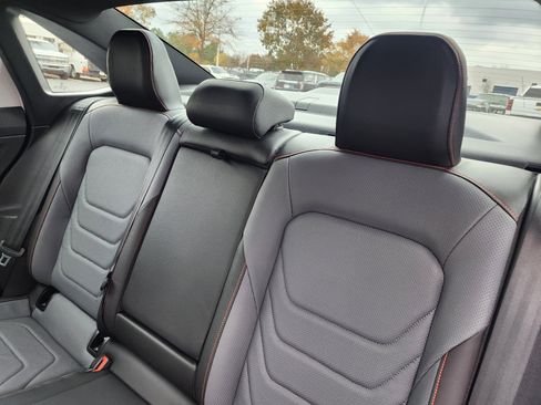 Used 2025 Volkswagen Jetta GLI Autobahn image 11