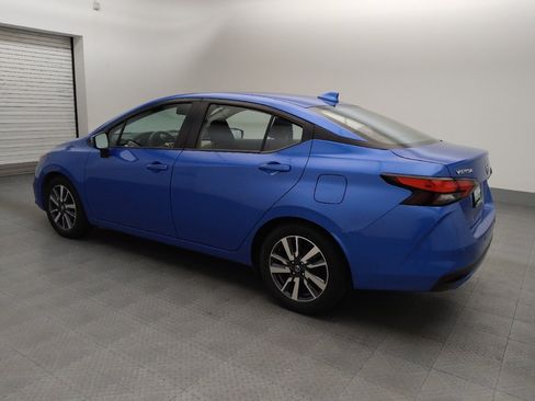 Used 2021 Nissan Versa SV FWD image 3