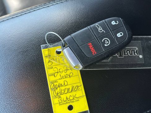 Used 2021 Jeep Grand Cherokee Limited AWD/4WD image 31