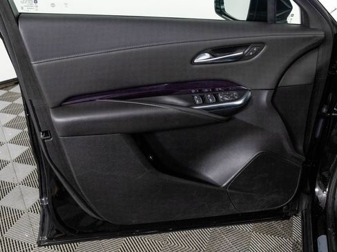 Used 2023 Cadillac XT4 Luxury w/ Cold Weather Package image 34