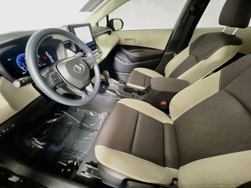 Used 2026 Toyota Corolla LE FWD image 15