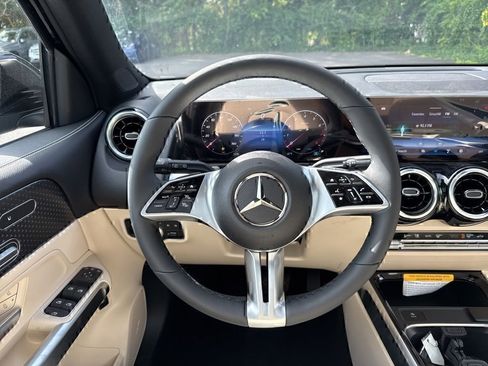 Certified 2026 Mercedes-Benz GLB 250 4MATIC image 21