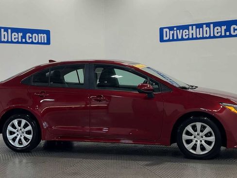 Used 2025 Toyota Corolla LE FWD image 9