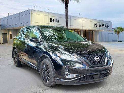 Used 2024 Nissan Murano SV w/ SV Midnight Edition Package image 3
