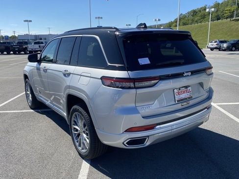 New 2025 Jeep Grand Cherokee Summit image 5