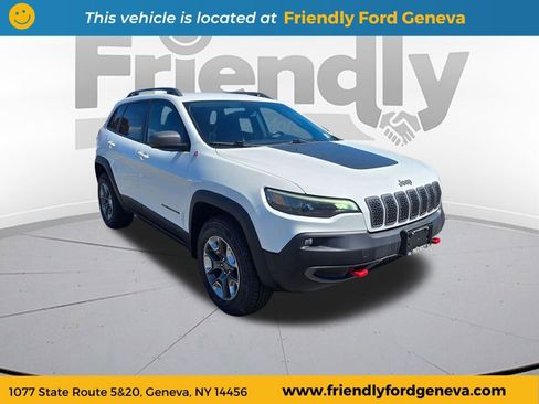 Used 2019 Jeep Cherokee Trailhawk w/ Cold Weather Group AWD/4WD image 3