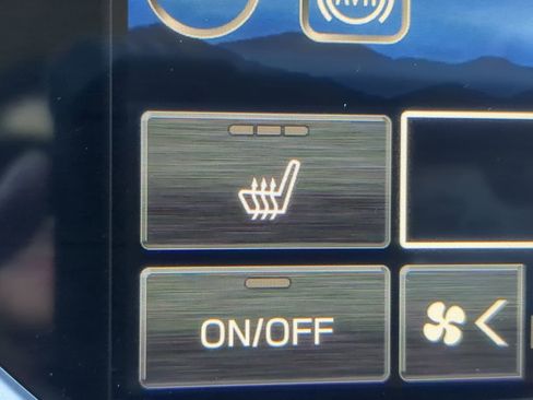 Used 2025 Subaru Ascent Premium image 23