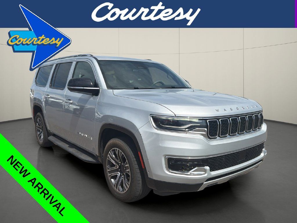 Used 2024 Jeep Wagoneer L Series II w/ Flexible Seating Group RWD image 1
