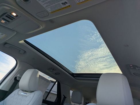 New 2026 Ford Explorer Platinum w/ LUX Leather Package image 17