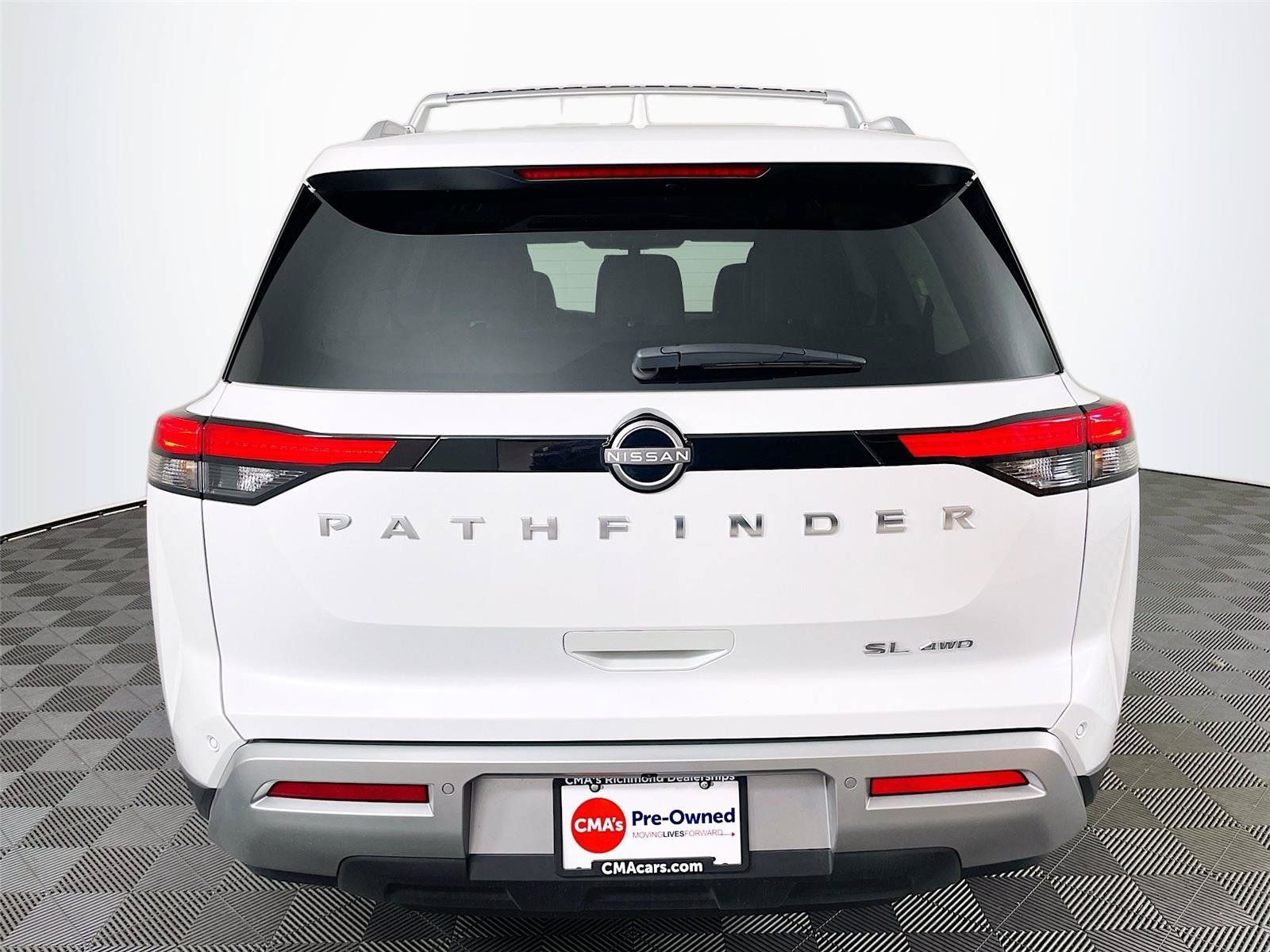 Used 2025 Nissan Pathfinder SL AWD/4WD image 7