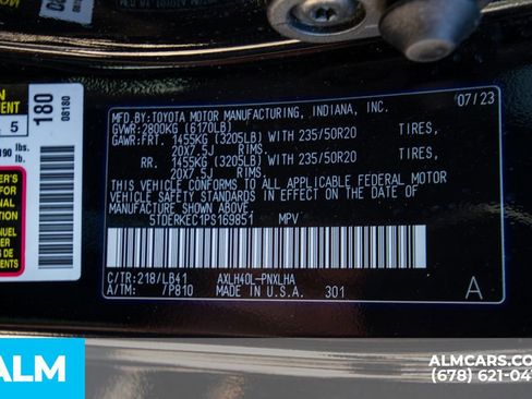 Used 2023 Toyota Sienna Platinum image 32