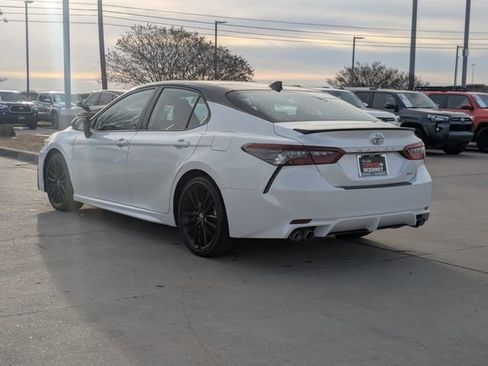 Used 2022 Toyota Camry XSE image 8