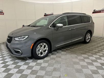 Used 2022 Chrysler Pacifica Limited