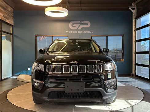 Used 2020 Jeep Compass Latitude w/ Cold Weather Group AWD/4WD image 8