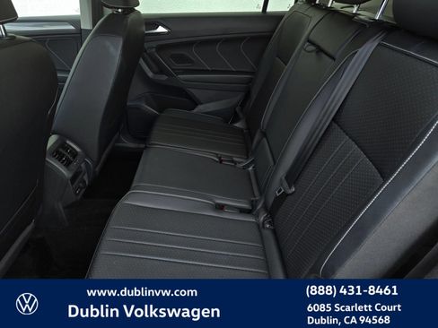 Certified 2023 Volkswagen Tiguan SE FWD image 12