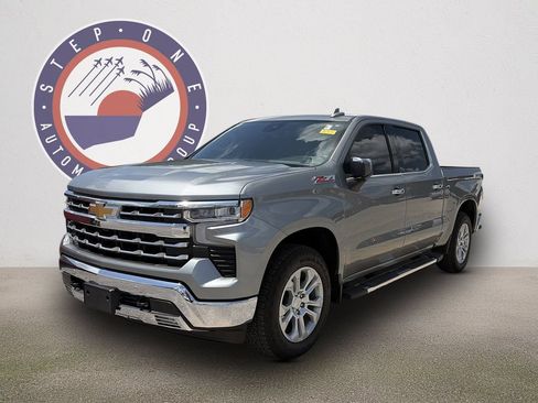 Used 2024 Chevrolet Silverado 1500 LTZ AWD/4WD image 2