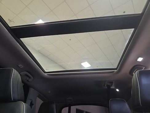 Used 2023 Honda Pilot Elite image 13