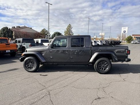 New 2026 Jeep Gladiator Sport image 9