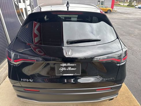 Used 2024 Honda HR-V Sport image 11