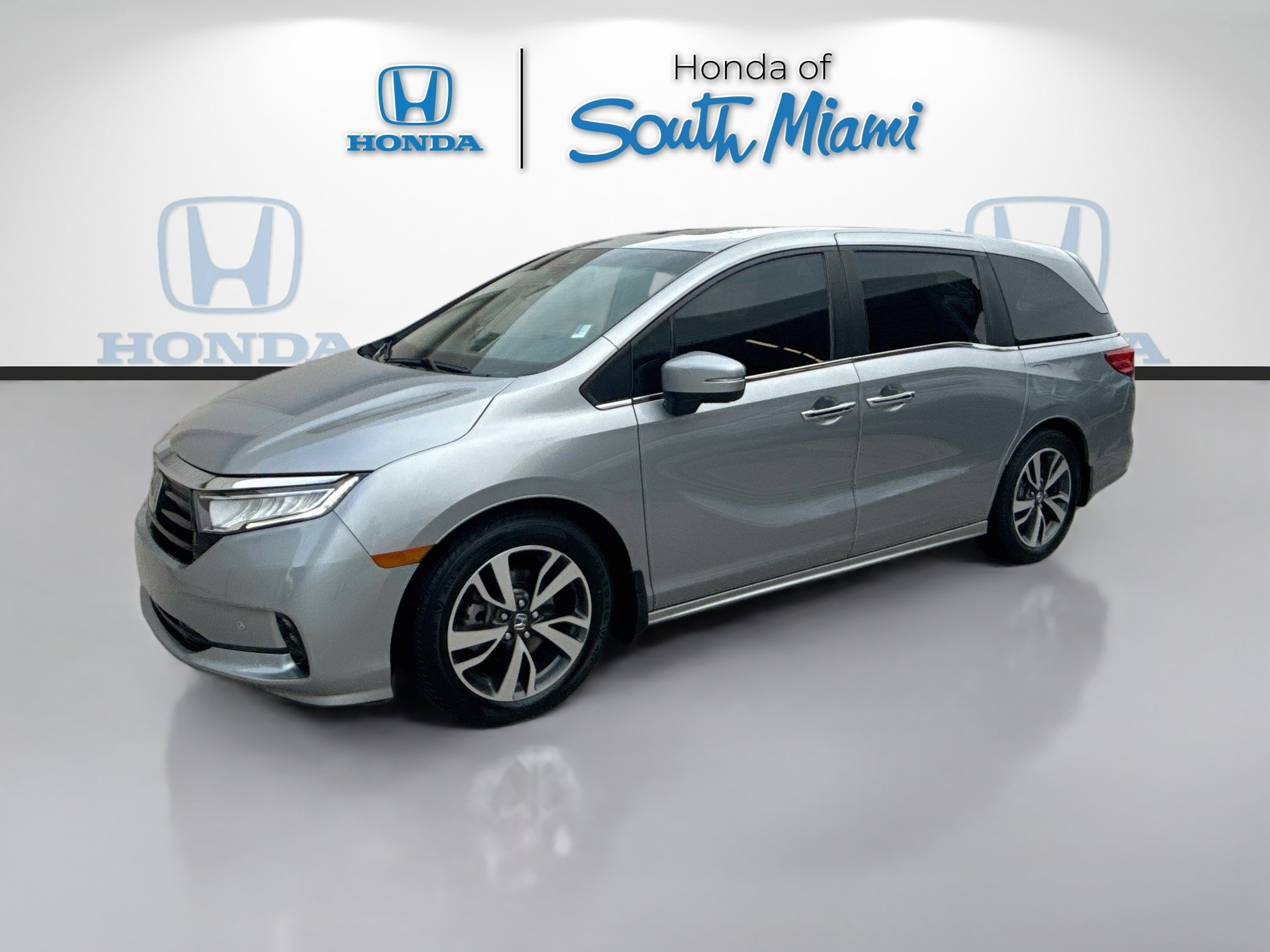 Used 2023 Honda Odyssey Touring image 3
