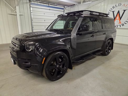 Used 2024 Land Rover Defender 130 X-Dynamic SE AWD/4WD image 2