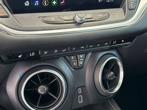 Certified 2025 Chevrolet Blazer LT w/ Midnight/Sport Edition FWD image 28