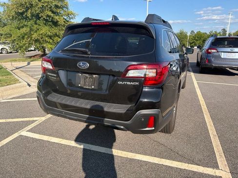 Used 2018 Subaru Outback 2.5i Limited AWD/4WD image 14