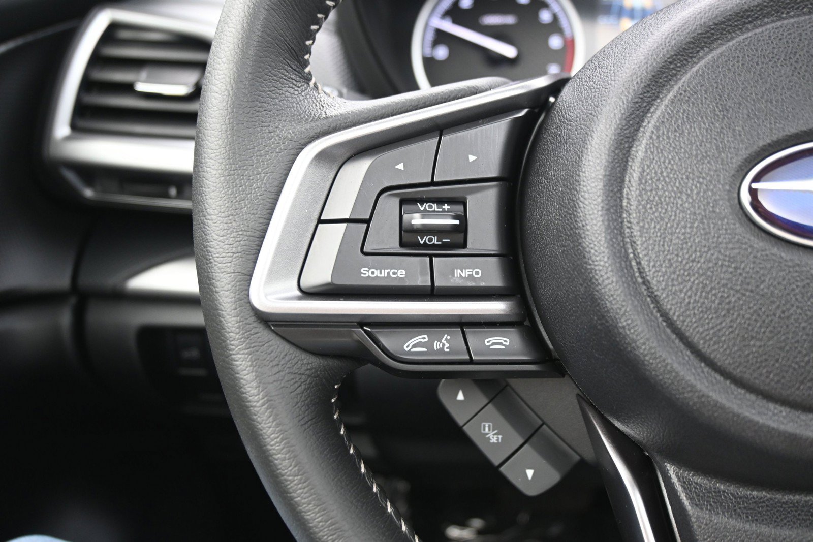 Used 2024 Subaru Forester Premium AWD/4WD image 21