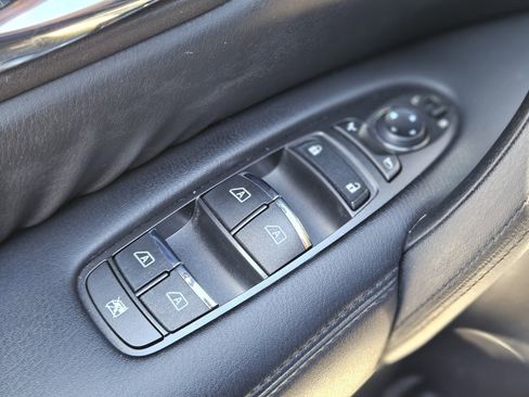 Used 2022 Nissan Armada SL w/ Captain's Chairs Package image 18