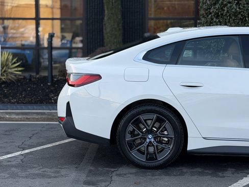 Used 2023 BMW i4 eDrive35 image 22