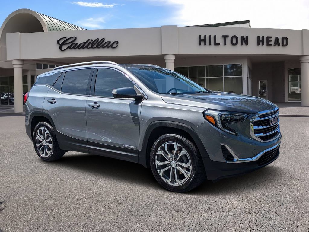 Certified 2024 Cadillac XT4 Luxury w/ Cold Weather Package FWD image 1