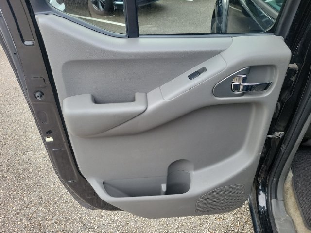 Used 2012 Nissan Frontier SV w/ Sport Appearance Pkg RWD image 8