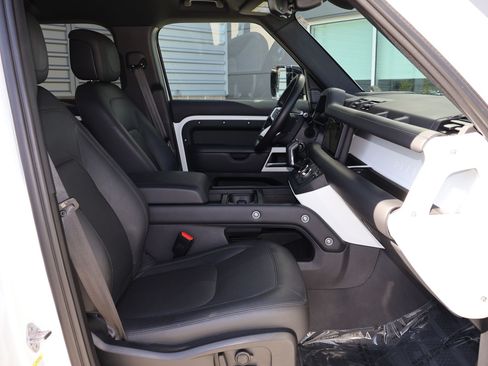 Used 2024 Land Rover Defender 110 S AWD/4WD image 33