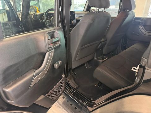 Used 2016 Jeep Wrangler Unlimited Sport w/ Connectivity Group AWD/4WD image 38