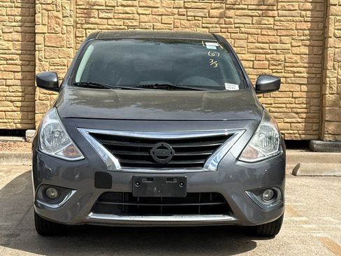 Used 2017 Nissan Versa SV w/ SV Special Edition Package image 2